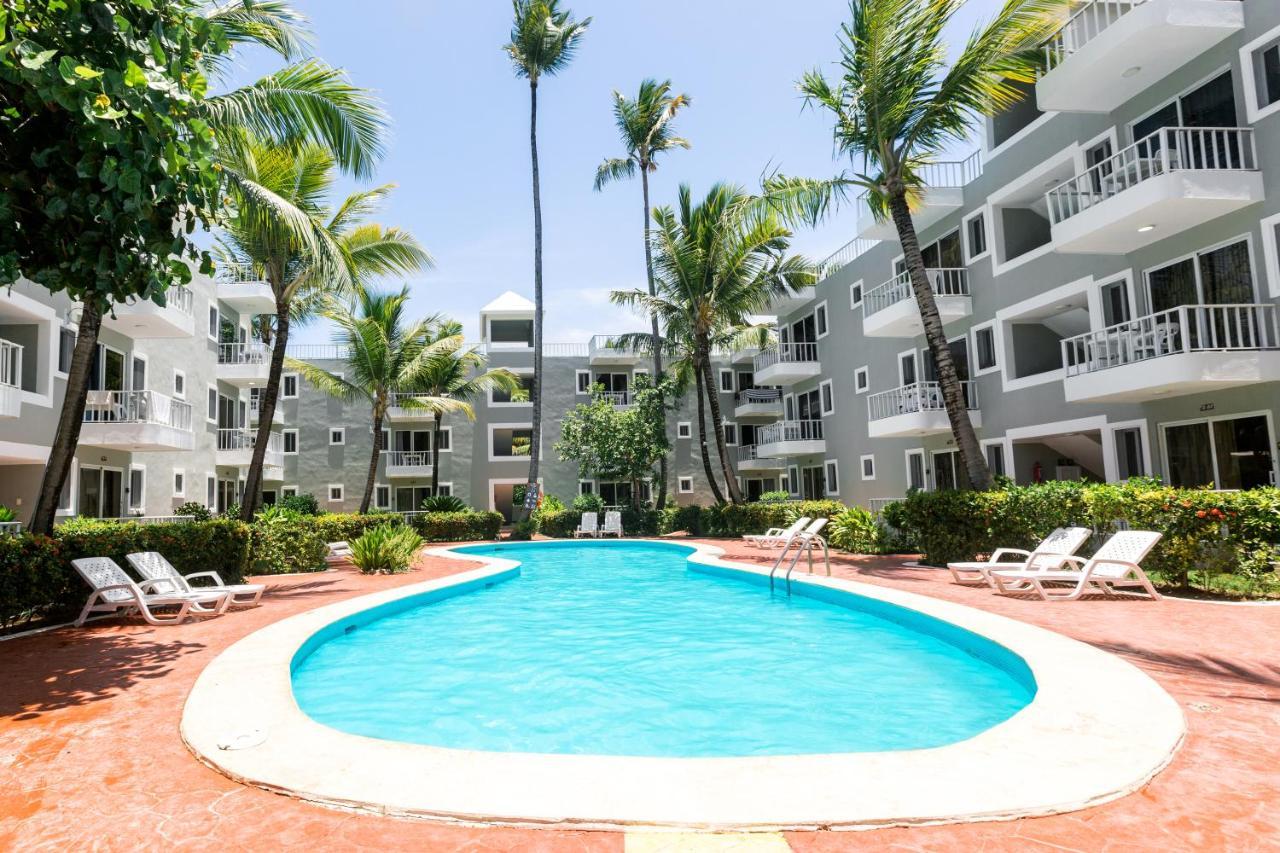 Tropicana Suites Deluxe Beach Club & Pool - Playa Los Corales