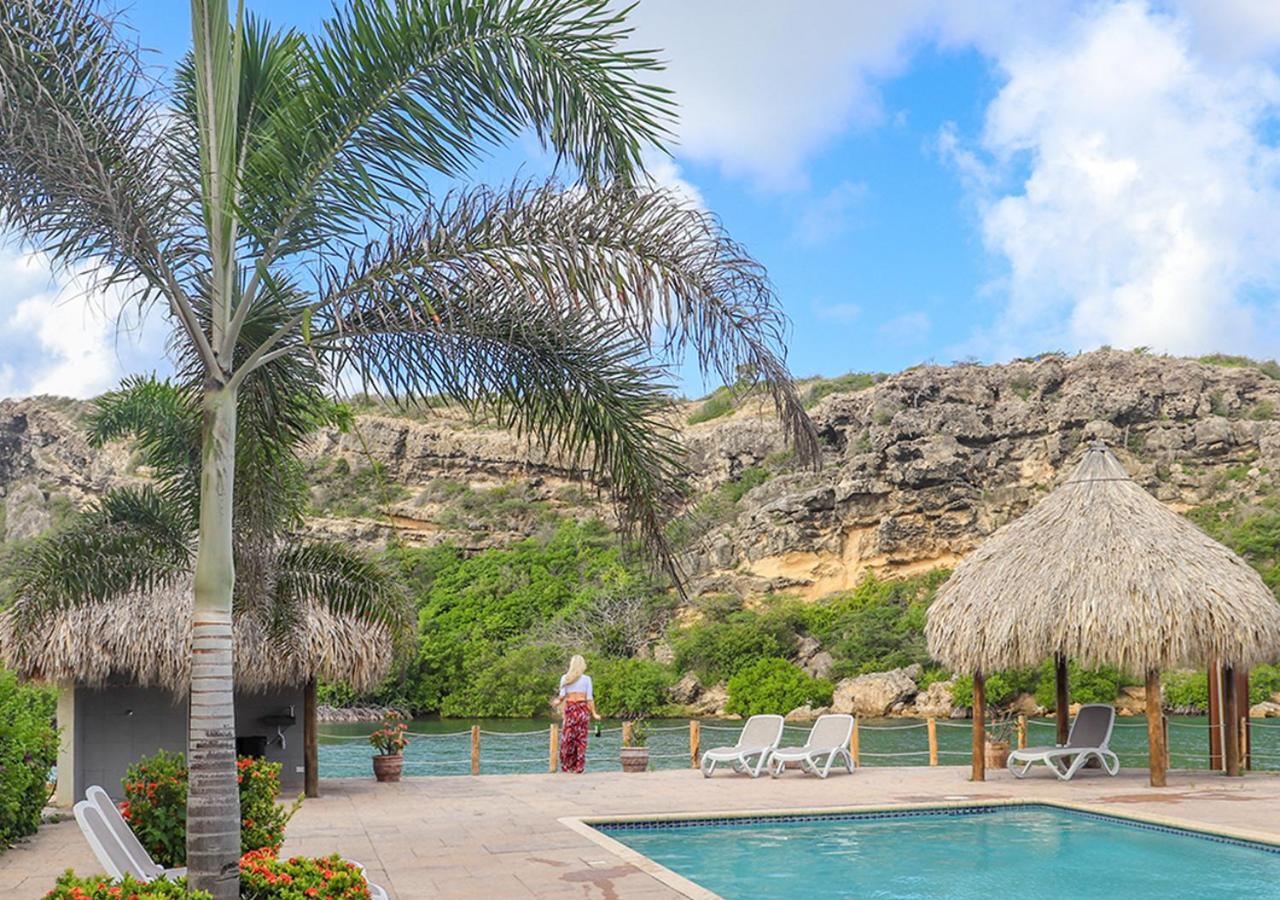 Palapa Curacao 2*