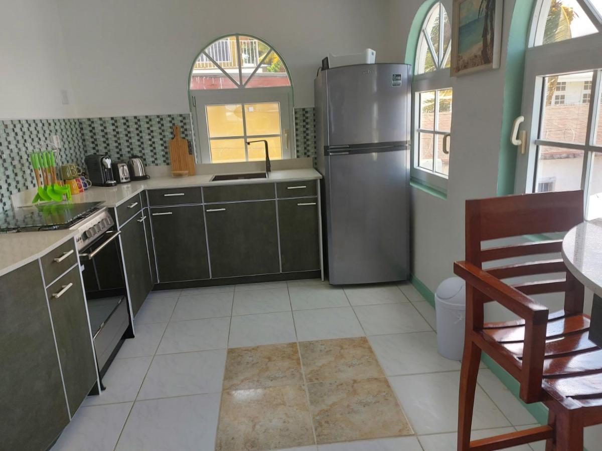 Apartment Raven's Paradise Willemstad
