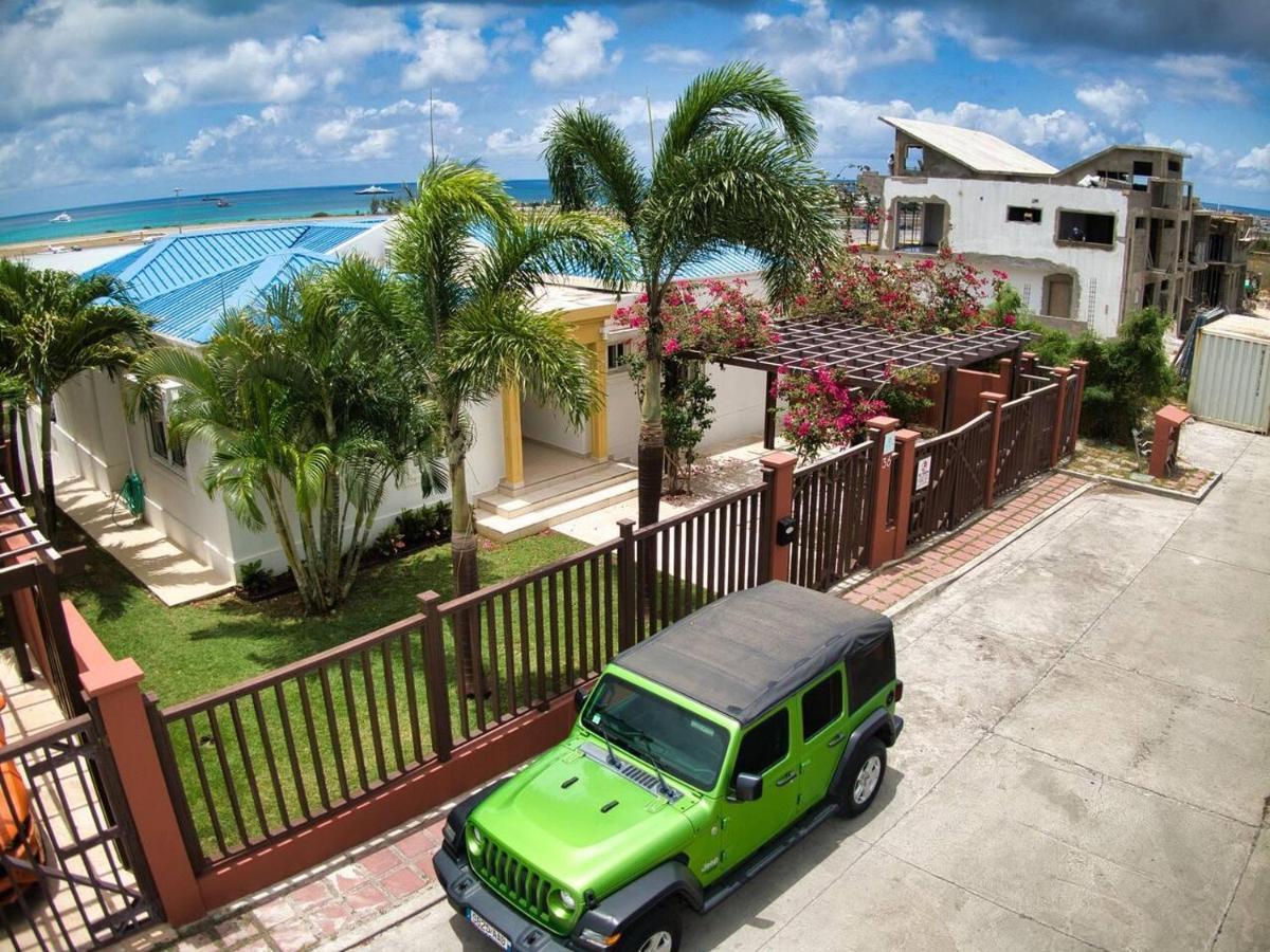 Airport View 3-bed Pousada