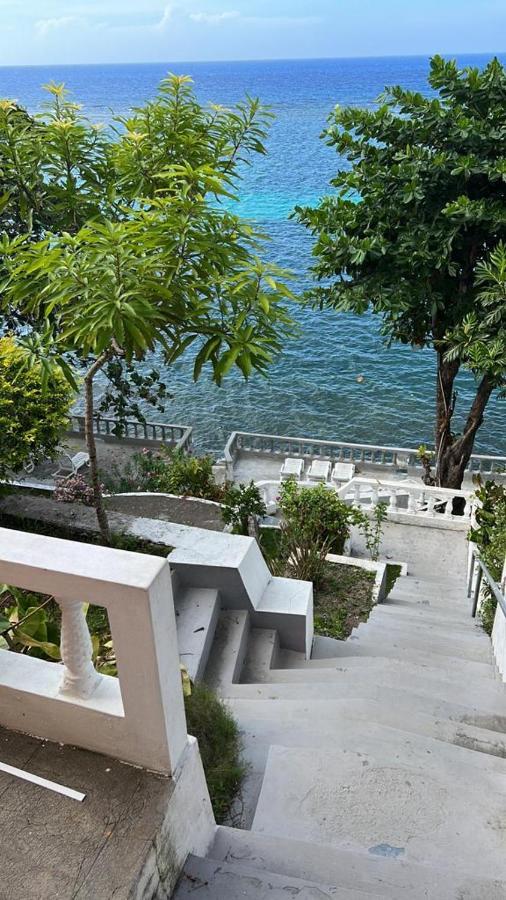 The At Pineapple Cove 3* Boscobel