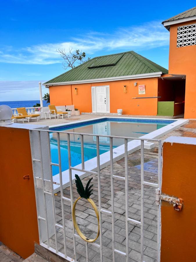 The At Pineapple Cove