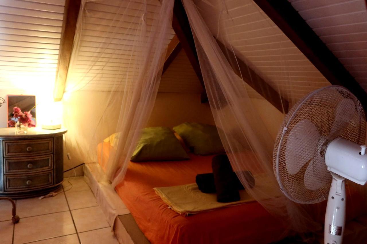 Happy Hippies House Homestay Sainte-Rose
