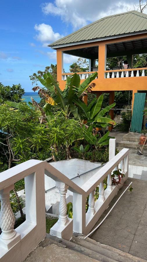 The At Pineapple Cove 3*