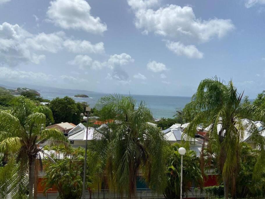 Paisible Avec Piscine, Pas Loin De La Apartment La Trinité