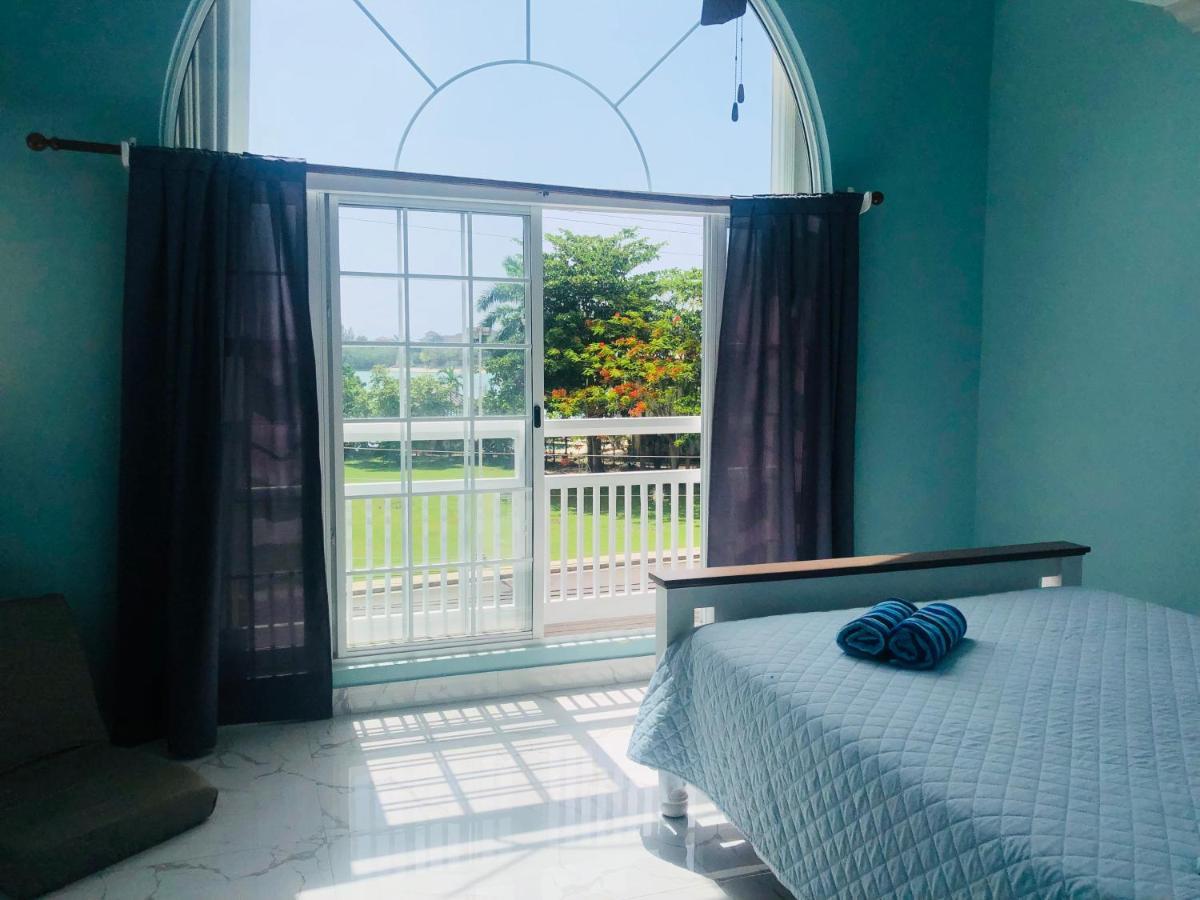 Luxury And Rooms,the Lagoons *