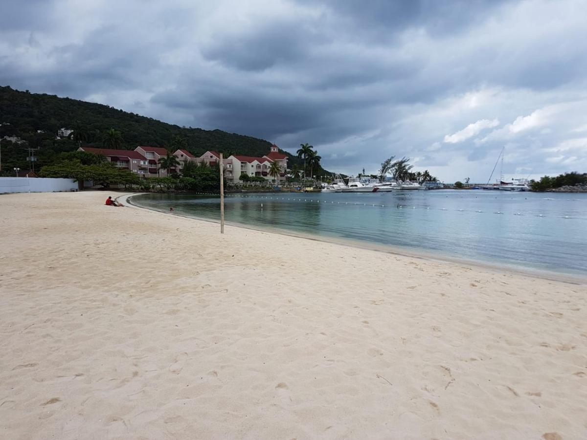 Almond Grove At Castle Aparthotel Ocho Rios