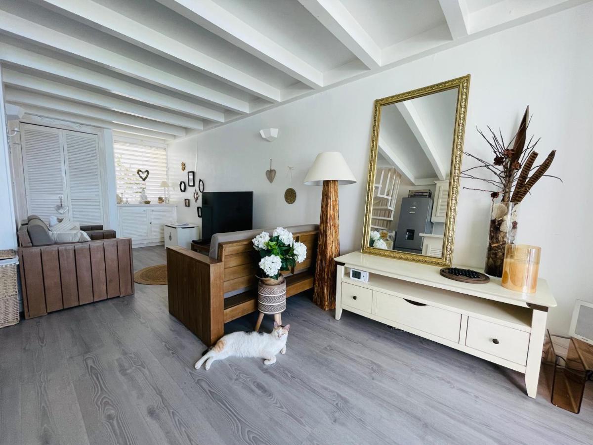 Holiday home Blue Lagoon, Les Pieds Dans L Eau