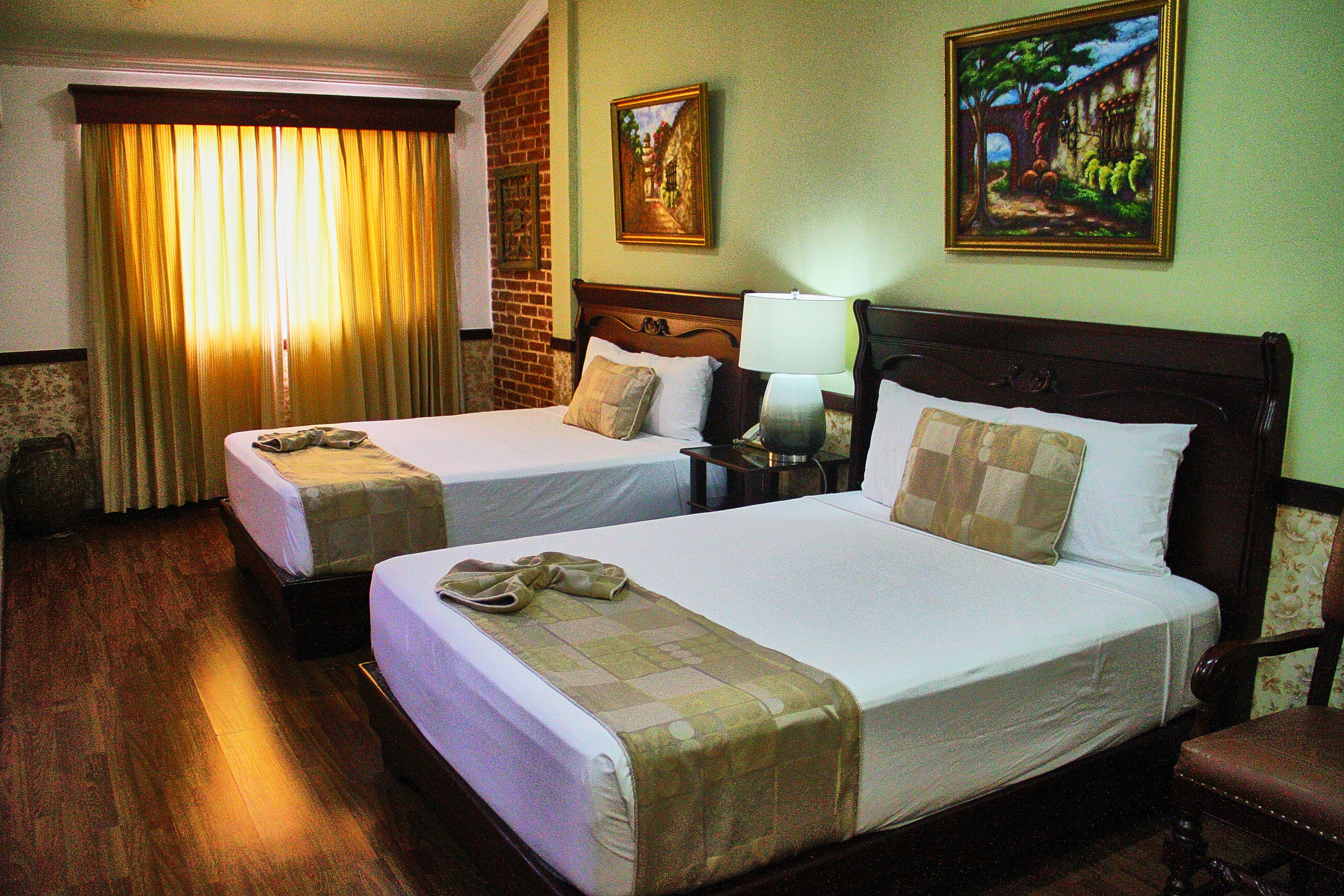Platino & Casino Hotel 3*