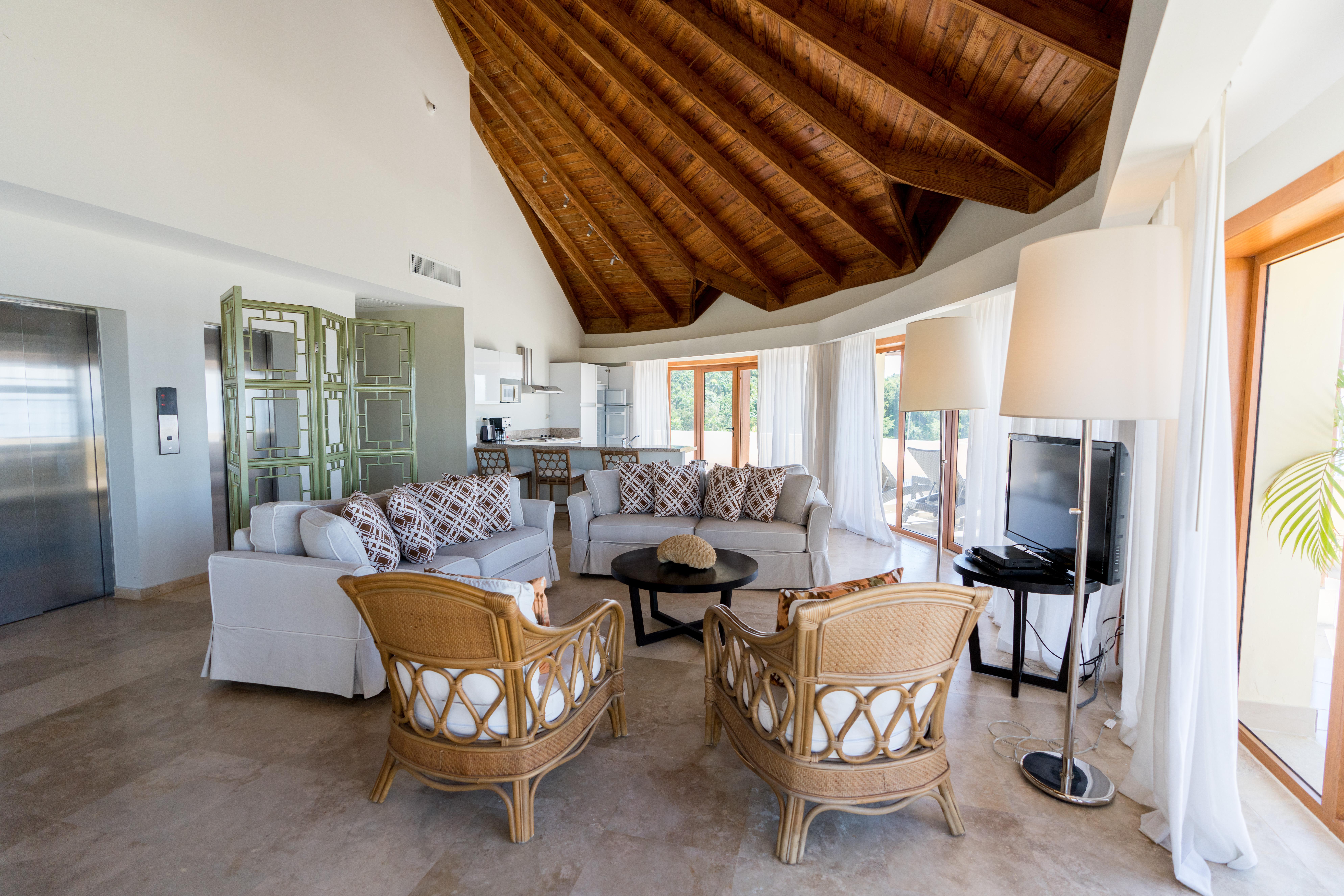 The Bannister & Yacht Club By Mint Hotel