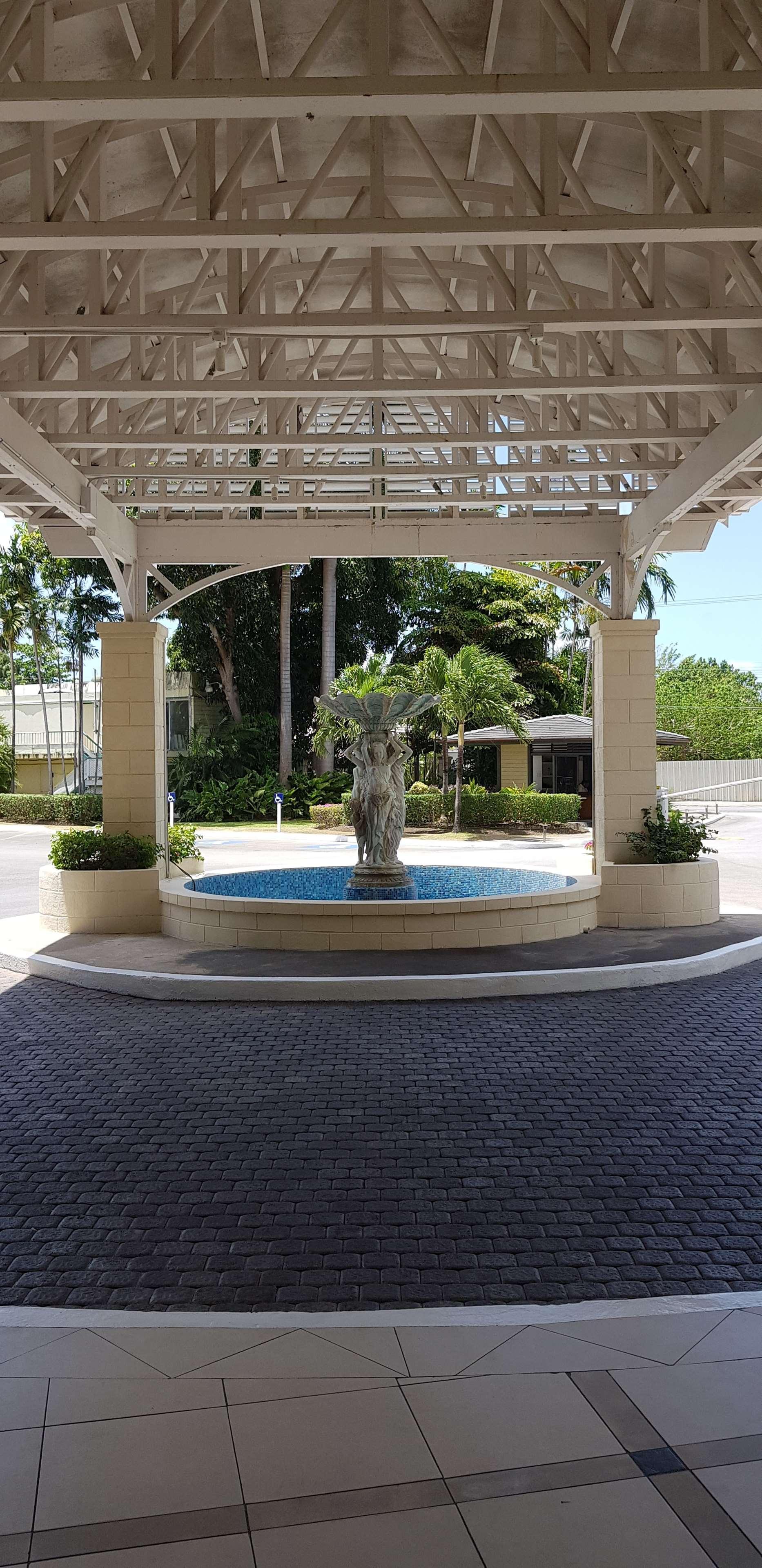 Hotel Radisson Aquatica Barbados 4*
