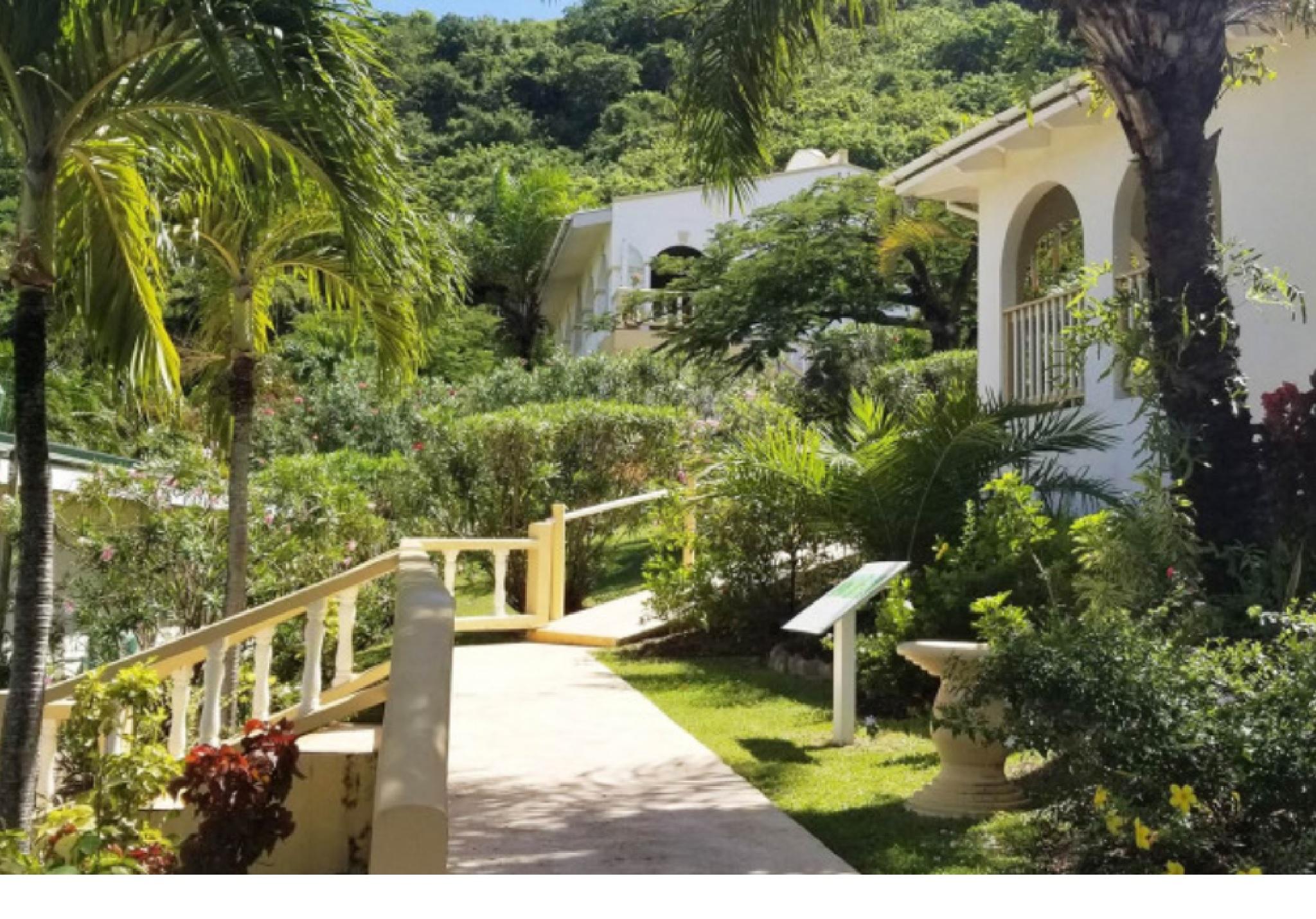 Hotel Blue Horizons Garden