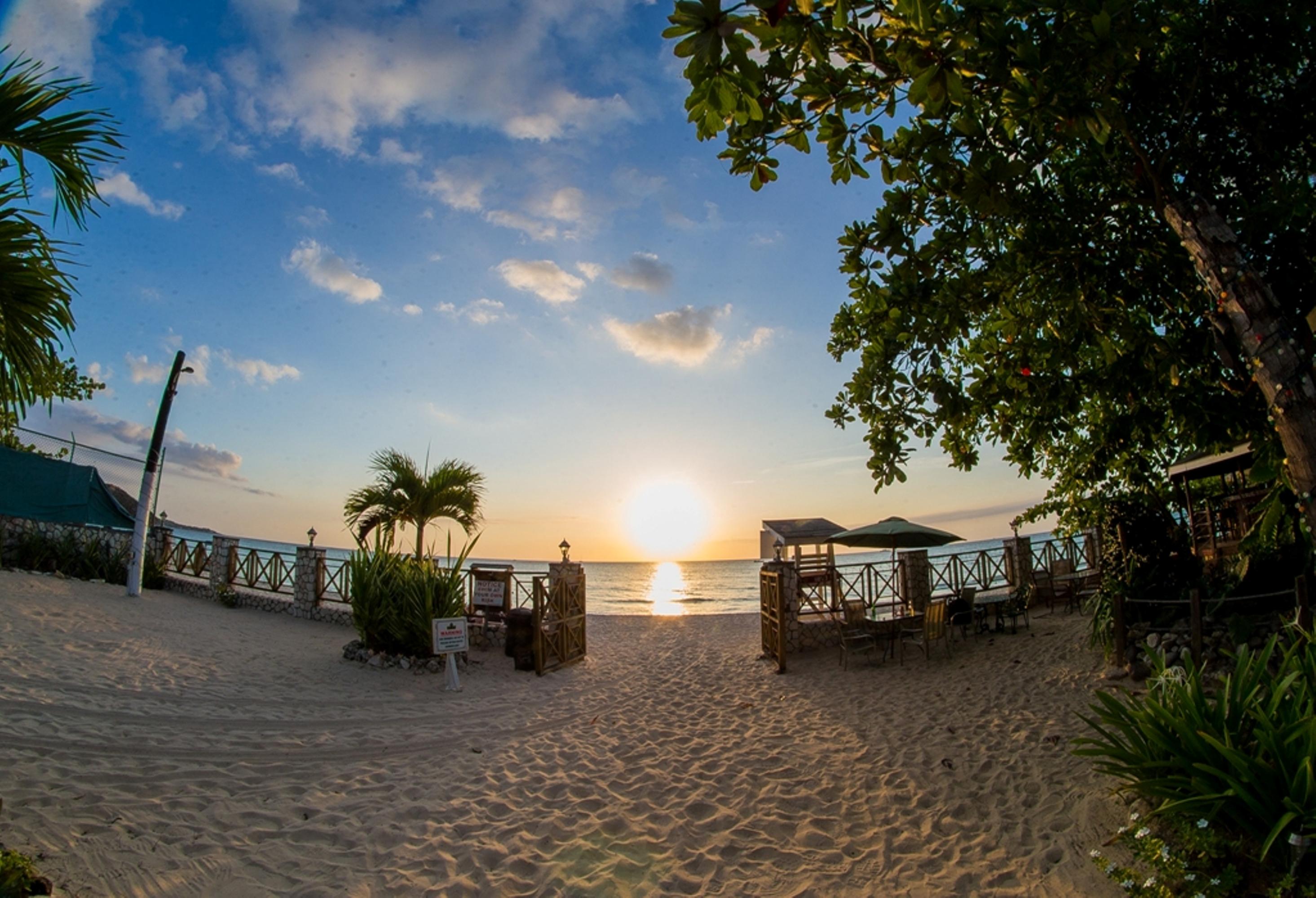 Rondel Village Resort 3*