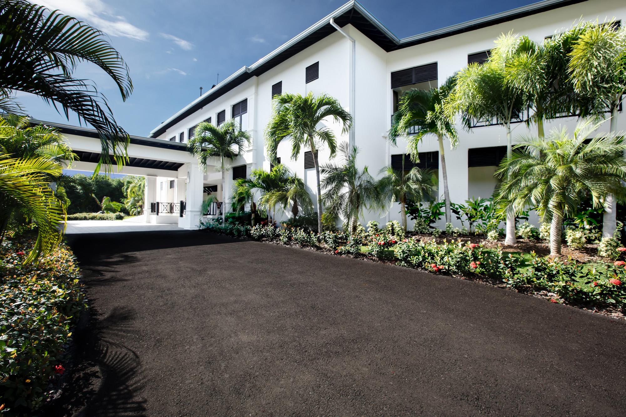 Hotel The Cliff 4*