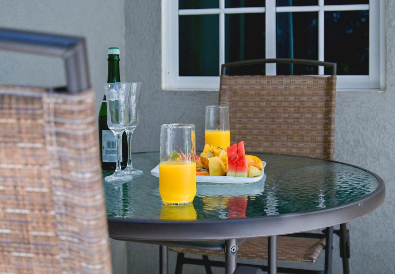 Homestay Champagne Whitehouse