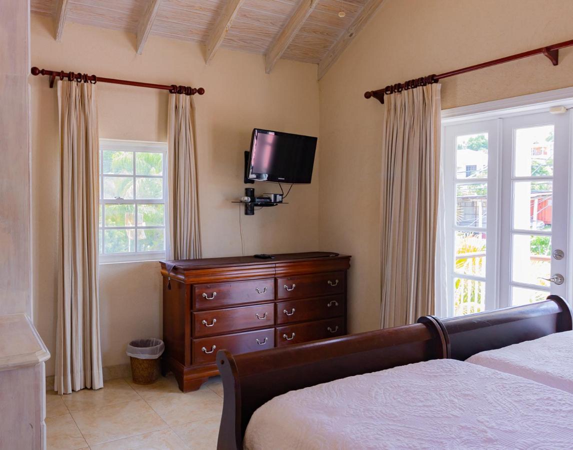 Bianca Bay 3 Bedroom West Coast Front *