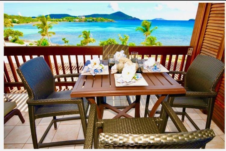 Sapphire Beachfront Renovated 1200 Sf! - Free Wi-fi *