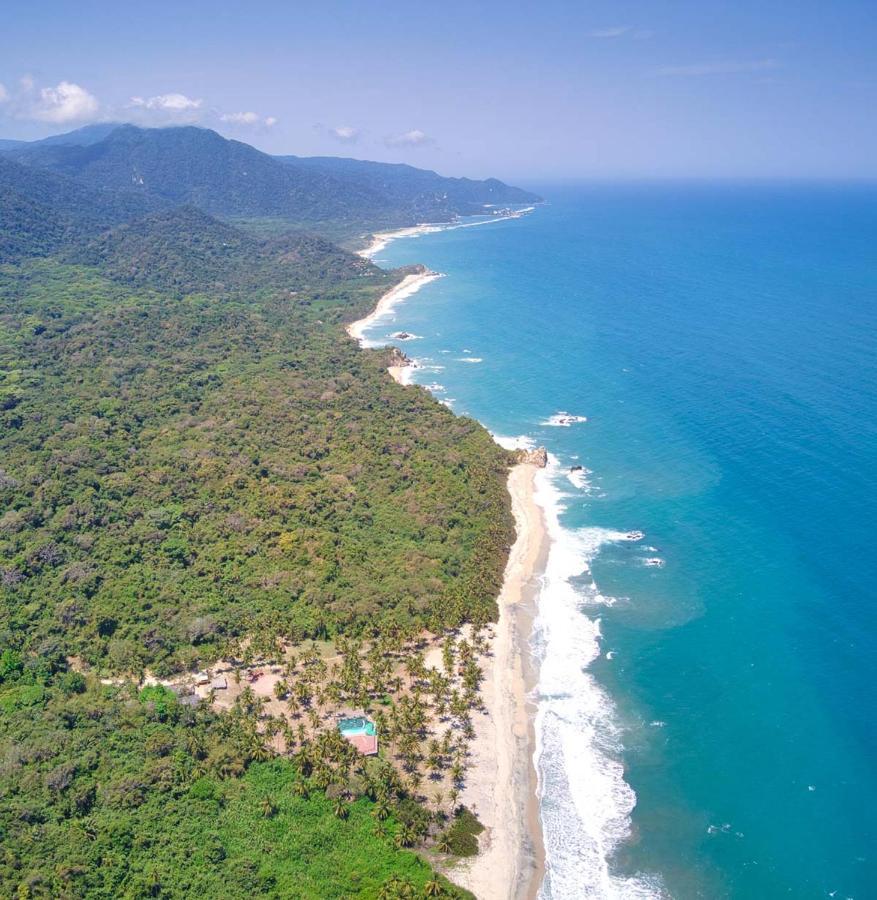 Castilletes Dentro Del Parque Tayrona *