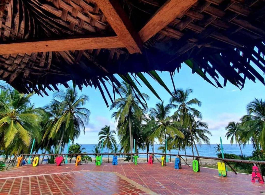 Castilletes Dentro Del Parque Tayrona