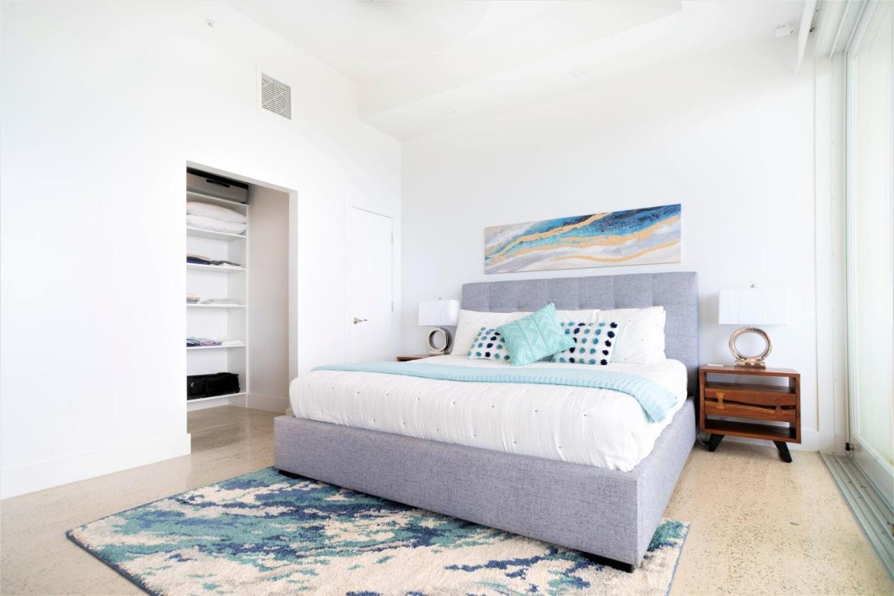 Apartment Lighthouse Point Residences West Bay
