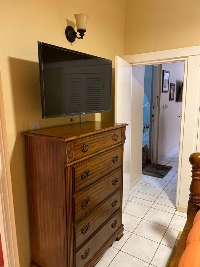 Lovely Modern 1bedroom Overlooking Carribean Sea. Apartment *