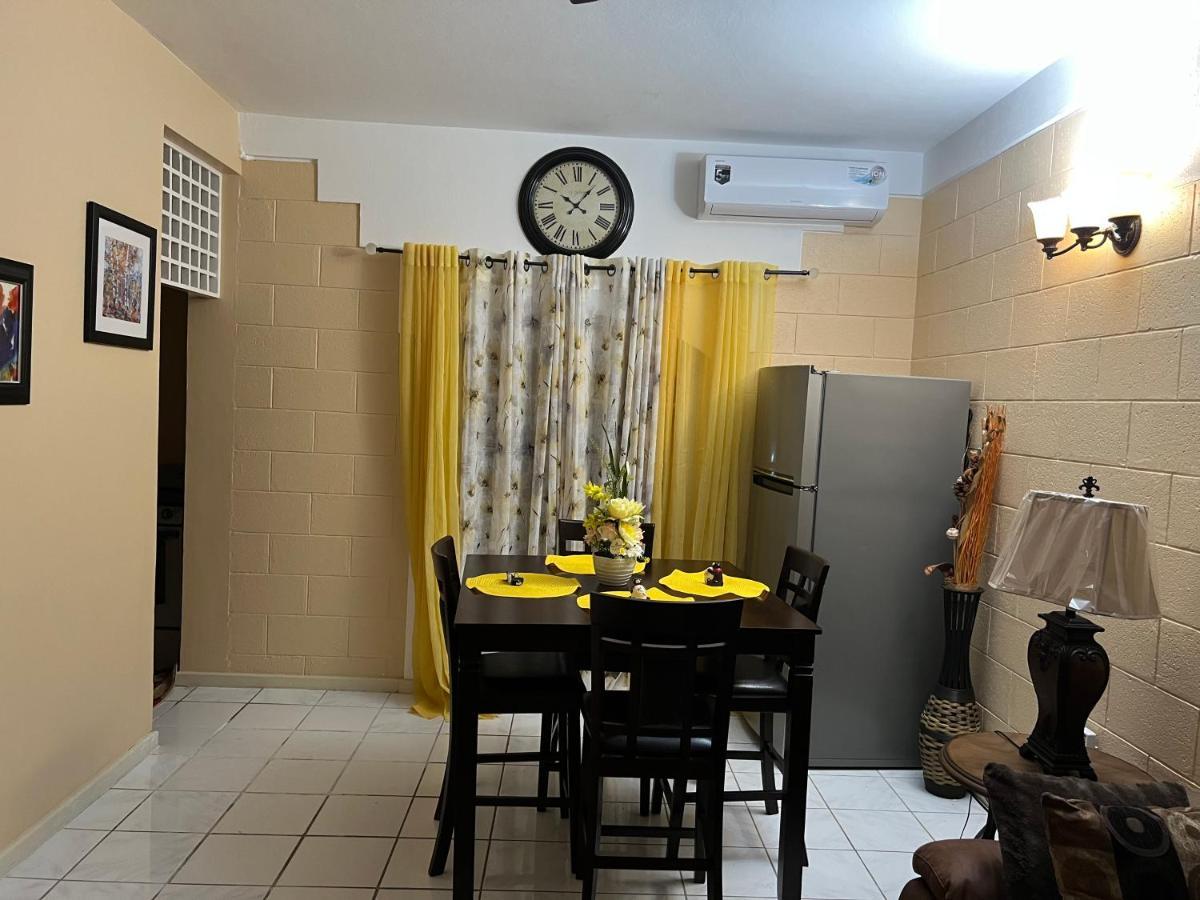 Lovely Modern 1bedroom Overlooking Carribean Sea. Apartment