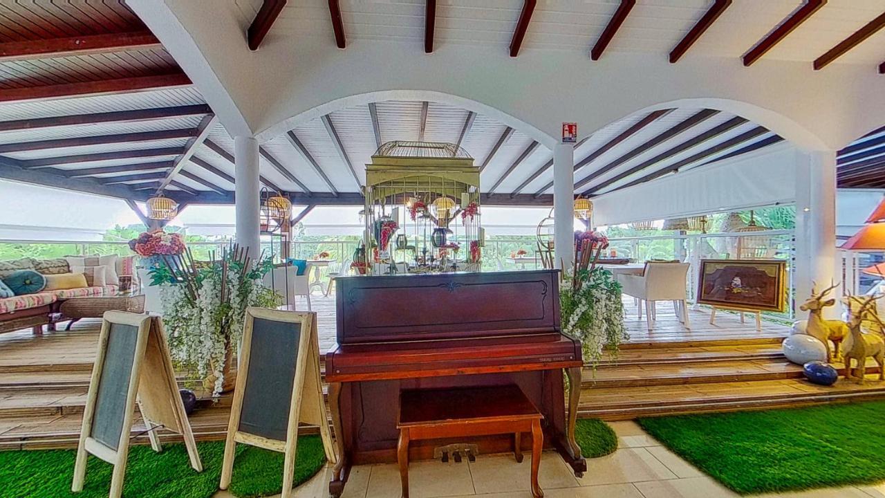 Lord Domaine - Piscine & - Bar & Lounge - Restaurant Gastronomique * Lamentin