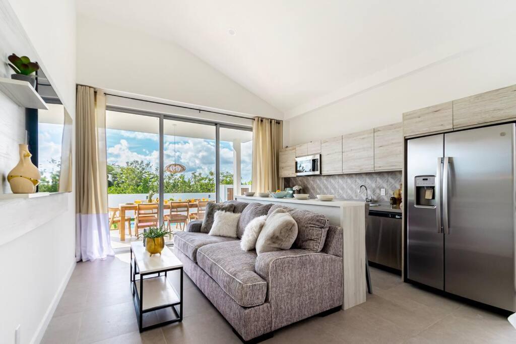 Villa 3 Bdrm 2 Bath With Private Pool- Azure Residences Palm Beach