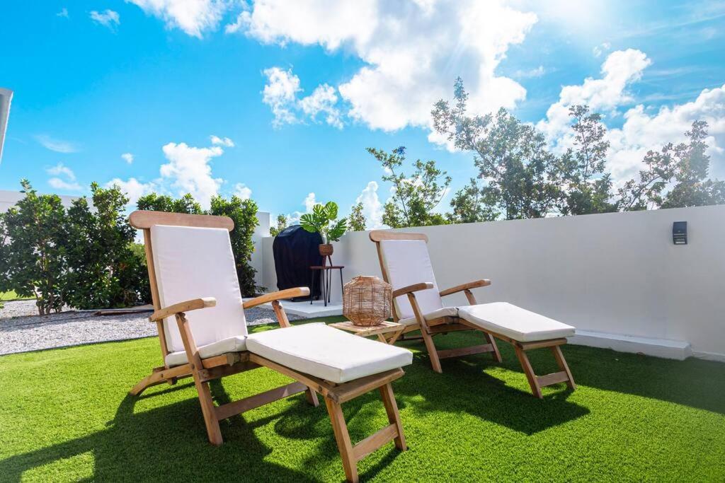 3 Bdrm 2 Bath With Private Pool- Azure Residences Villa