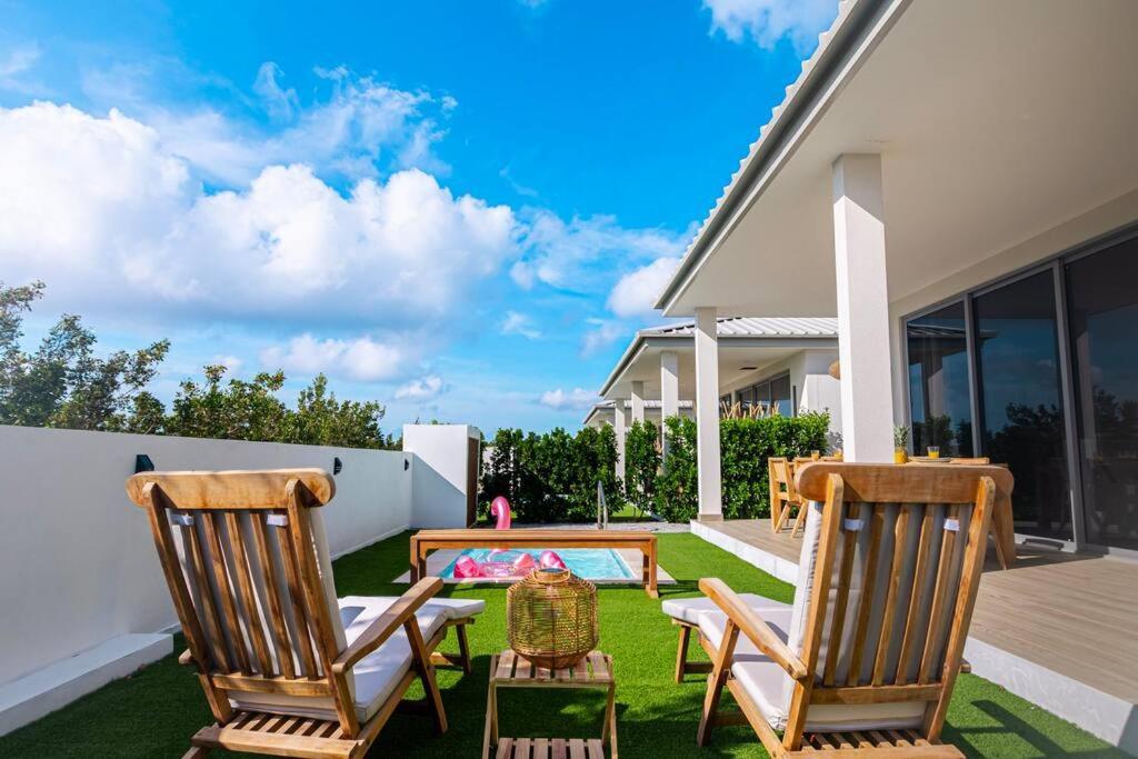 3 Bdrm 2 Bath With Private Pool- Azure Residences Palm Beach