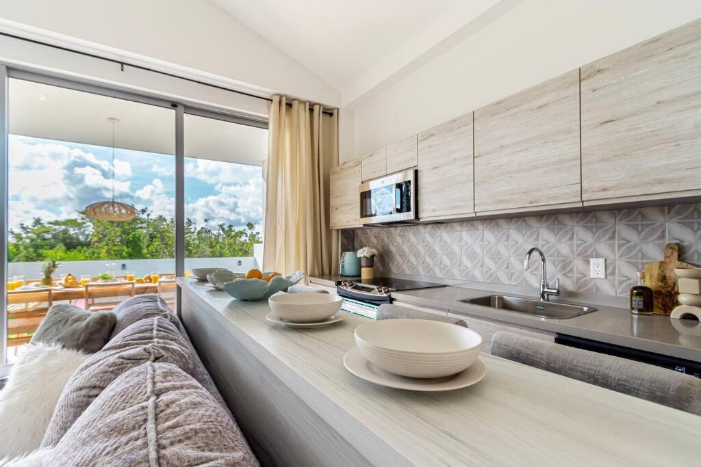 3 Bdrm 2 Bath With Private Pool- Azure Residences Villa Palm Beach
