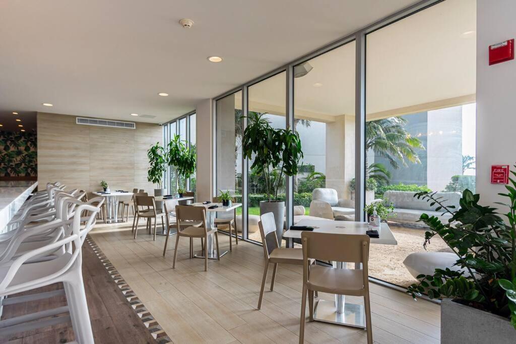 Villa 3 Bdrm 2 Bath With Private Pool- Azure Residences *