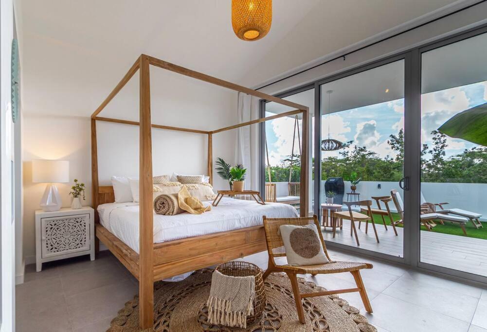 3 Bdrm 2 Bath With Private Pool- Azure Residences Villa