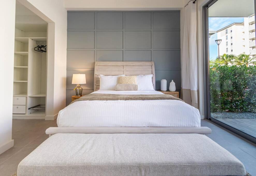 3 Bdrm 2 Bath With Private Pool- Azure Residences Palm Beach