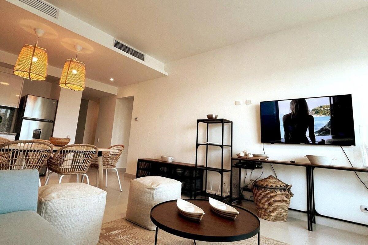 Aquarella Beachfront 2br Sunset Apartment *