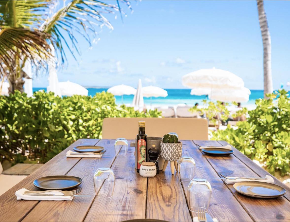 Front Line Unit 520 Ft2 - 48 M2, On Second Floor, Stunning Ocean View Apartamento Cul de Sac