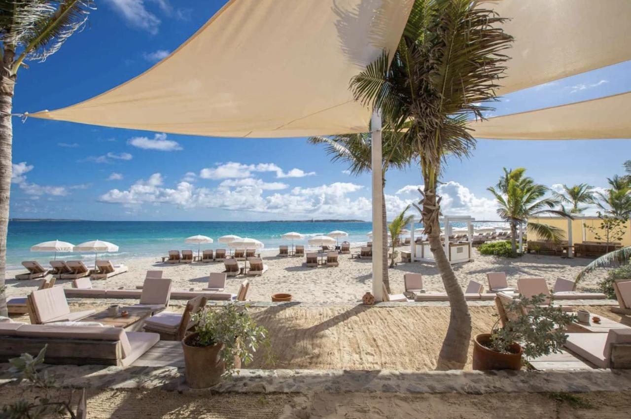 Front Line Unit 520 Ft2 - 48 M2, On Second Floor, Stunning Ocean View Cul de Sac