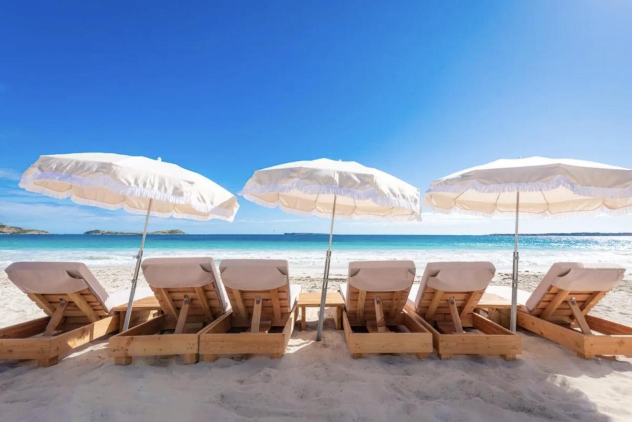 Front Line Unit 520 Ft2 - 48 M2, On Second Floor, Stunning Ocean View *