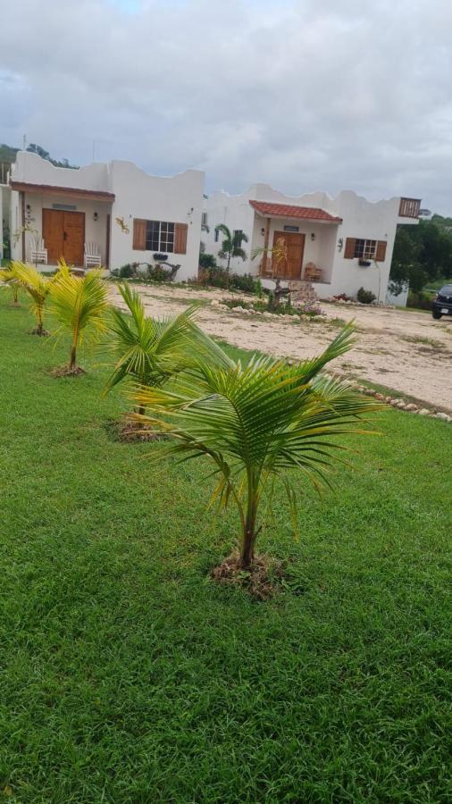 Azteca Villa