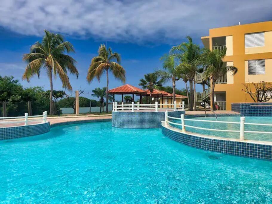 Apartment 2-br Modern Oceanfront Steps From Playa Sucia *