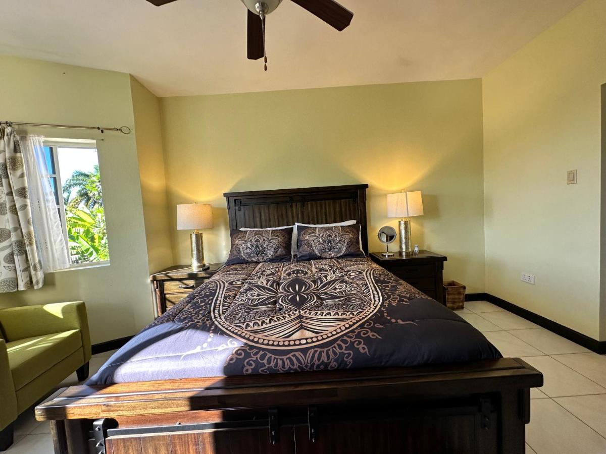 Pousada A Luxurious 4-bedroom Private With Games Room, Theatre & Modern Art