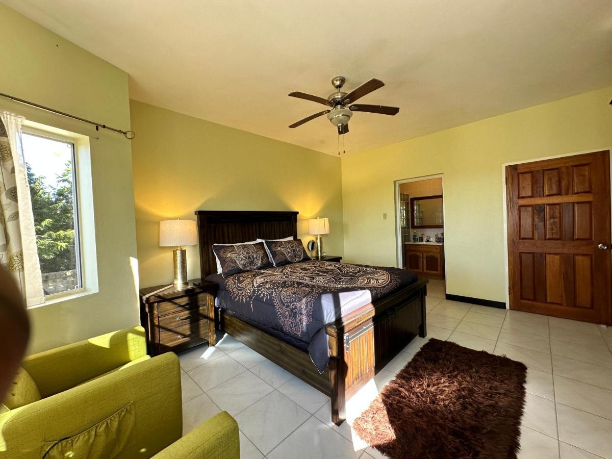 Pousada A Luxurious 4-bedroom Private With Games Room, Theatre & Modern Art *