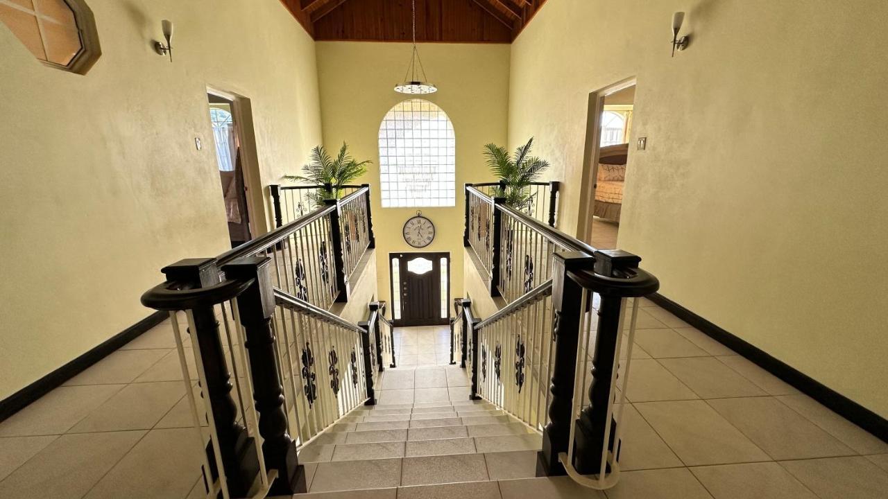 Pousada A Luxurious 4-bedroom Private With Games Room, Theatre & Modern Art