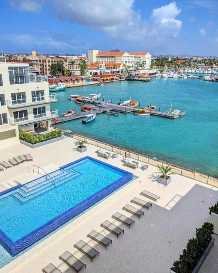 Stylish Luxury Condo, Location, Ocean View, Pool, Gym Apartment