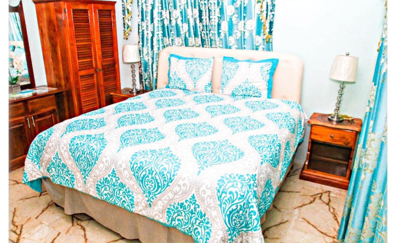 Dela De-rose Jamaica * Negril