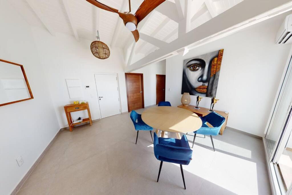 Walee Penthouse By The Sea, 2 Bedrooms, Pool Grand Case