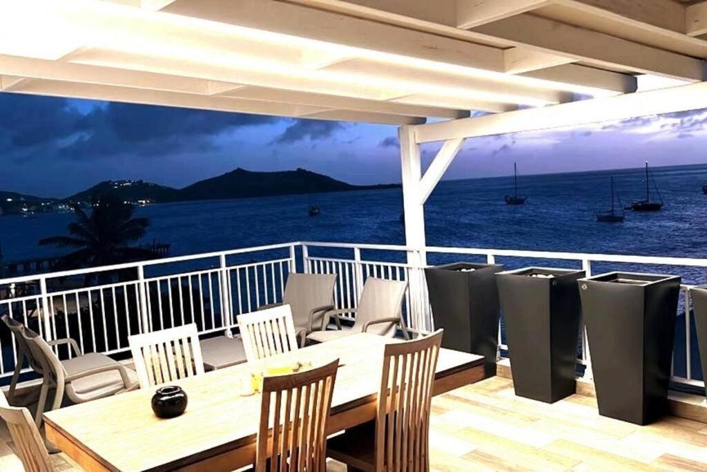 Walee Penthouse By The Sea, 2 Bedrooms, Pool * Grand Case