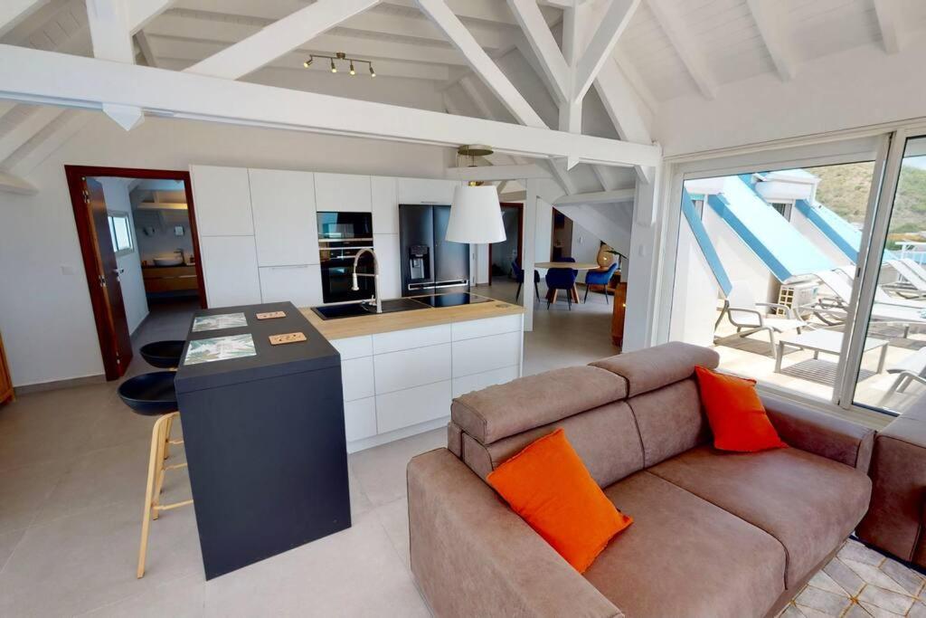 Walee Penthouse By The Sea, 2 Bedrooms, Pool Apartment *