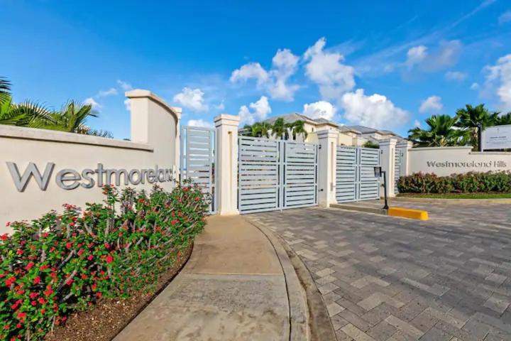 Villa Westmoreland Hills - Mount Standfast - St - Full Gym Membership