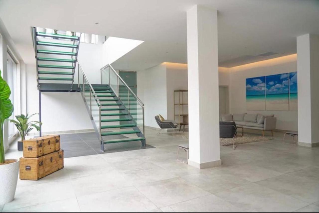 Apartment Stylish Luxury Condo, Location, Ocean View, Pool, Gym *